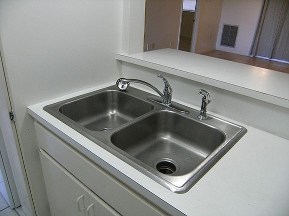 5th image of 900 Avenue Z SE APT C7