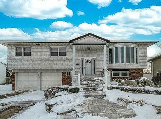 709 Vandam St, Valley Stream, NY 11581