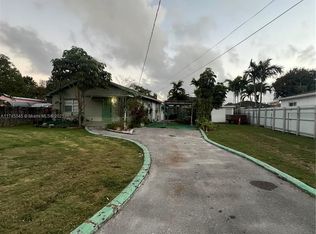 6738 SW 14th St, Miami, FL 33144