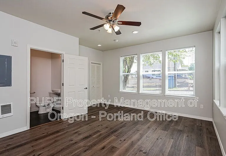 5490 SE Milwaukie Ave #101 — Photo 15