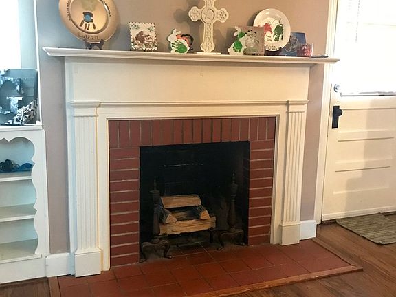 4th image of 812 Cottage Dr