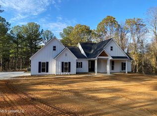 350 Magnolia Cir, Sarah, MS 38665