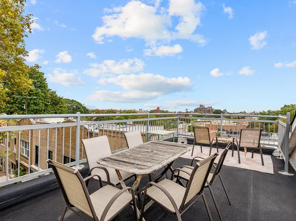 138 Seeley Street image 8 of 8