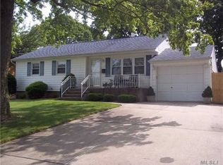 148 Wagon Ln, Centereach, NY 11720