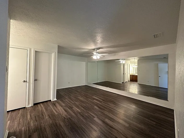 2818 Golfing Green Dr — Photo 11