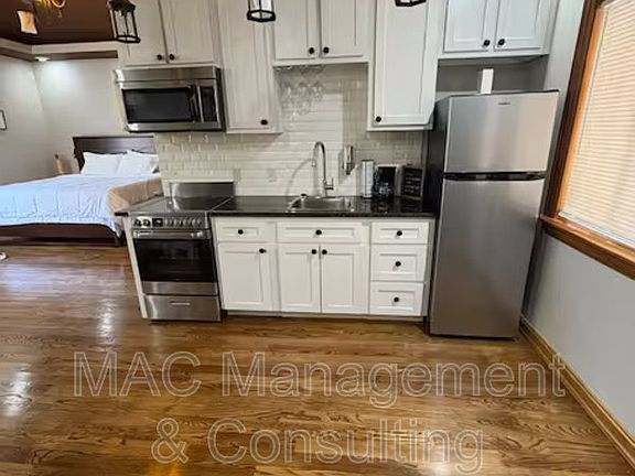 2nd image of 335 N Peachtree Ave #3