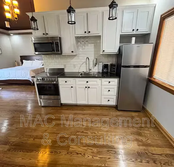 335 N Peachtree Ave #3 — Photo 2