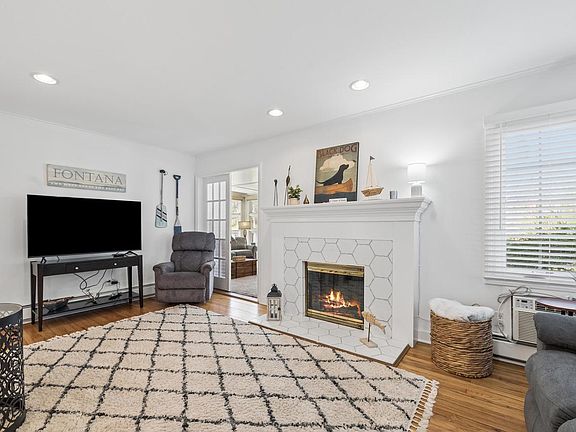 4th image of 261 Waubun DRIVE
