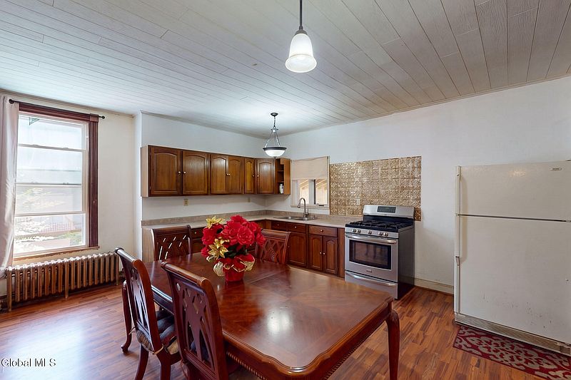 2nd image of 306 1st Street