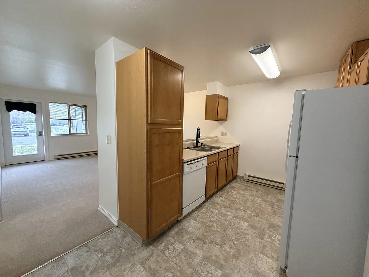 5 Avalon Court - B-4 — Photo 2