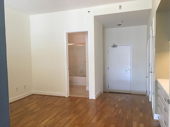 4th image of 200 Lombard St #301