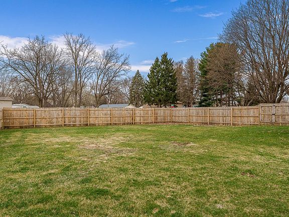 5th image of 1424 Nelson Dr