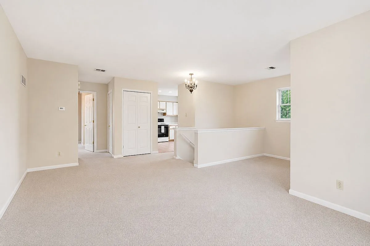 1 bed, 1.0 bath, 828 sqft, $1,800 — Photo 4