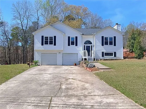 8579 Foxridge Dr, Winston, GA 30187