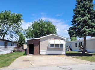 521 Maureen Ct, Lynwood, IL 60411