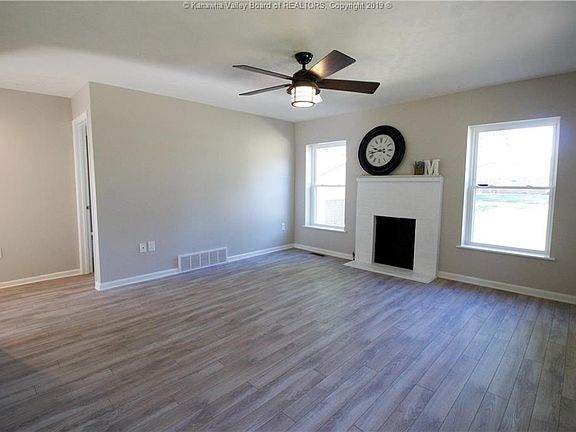 2nd image of 204 Ivywood St