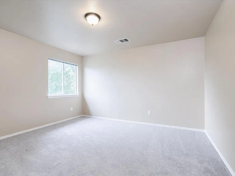 1501 Sweet Leaf Ln — Photo 31