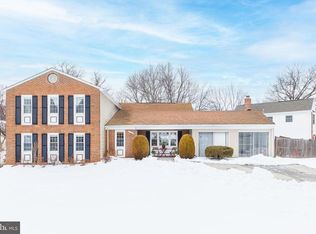 2104 Maleady Dr, Herndon, VA 20170