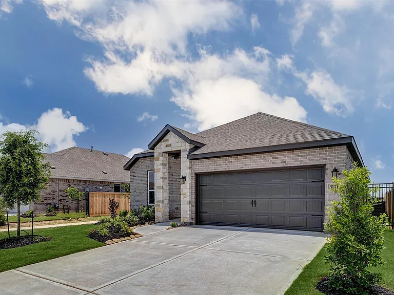 31715 Wild Meadow Dr — Photo 1