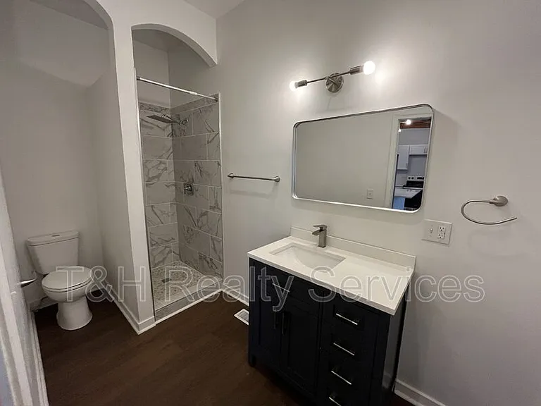210 N Keystone Ave — Photo 12