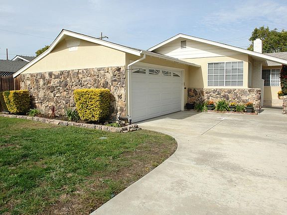 2nd image of 3103 Cabrillo Ave
