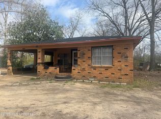 203 Branch St, Winona, MS 38967