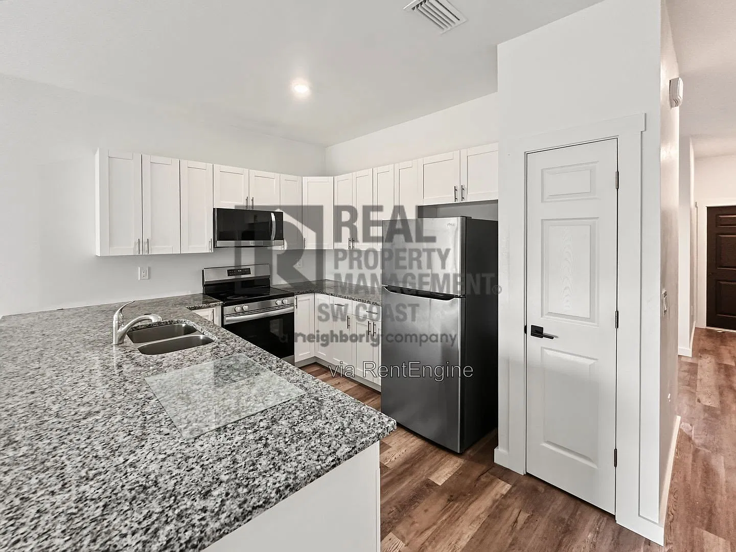 3 bed, 2.0 bath, 1906 sqft, $1,800 — Photo 3