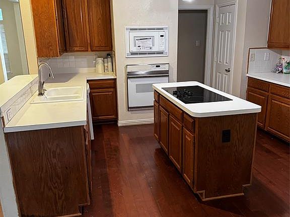 5th image of 2129 Milford Dr