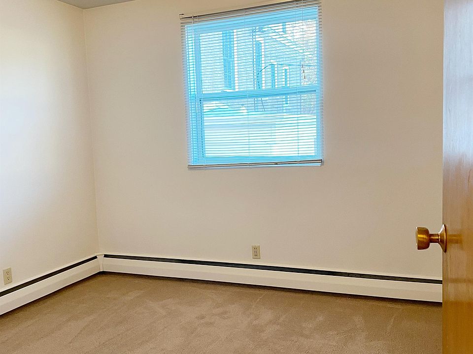 1st image of 2020 Pillsbury Ave S #102