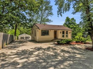 8415 Pershing Rd, Raytown, MO 64138