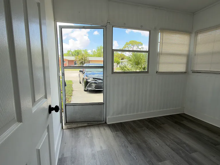 3848 Maxine St — Photo 8