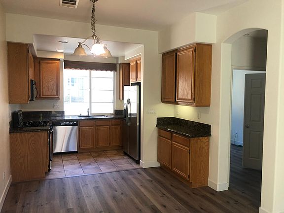 2nd image of 2723 Escala Cir