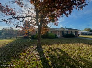 201 Magnolia Dr, Washington, NC 27889