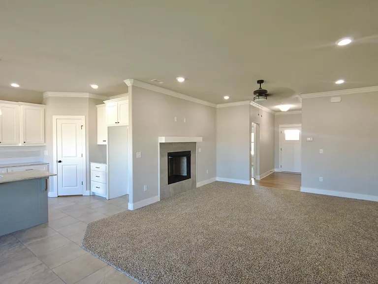 1036 Arden St — Photo 4