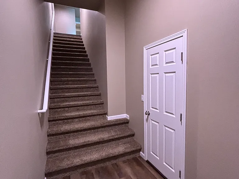 633 Hansen St SE #A — Photo 34