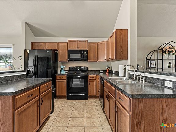 3rd image of 2420 Bellmont