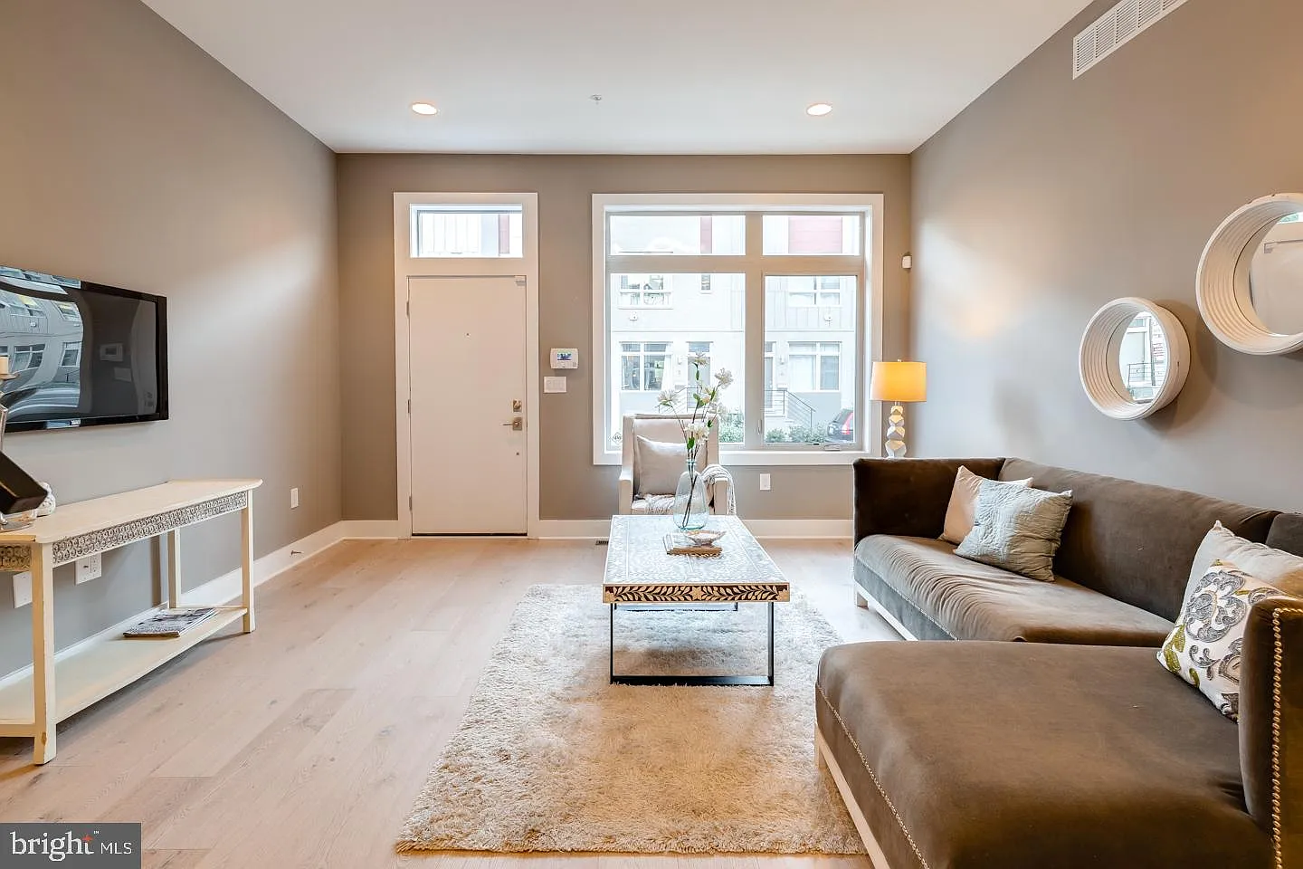 3 bed, 3.0 bath, 2353 sqft, $3,695 — Photo 2