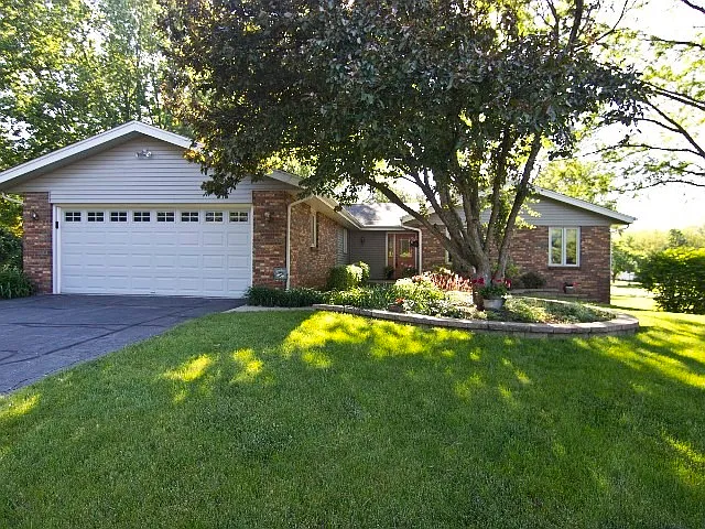 6105 Halverson Dr photo 1