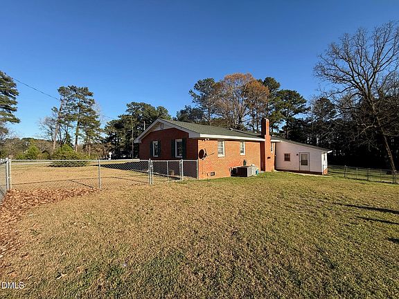 4th image of 3032 Federal Rd
