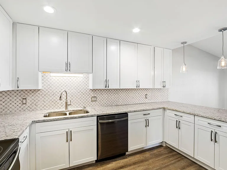 3164 S Wheeling Way — Photo 2