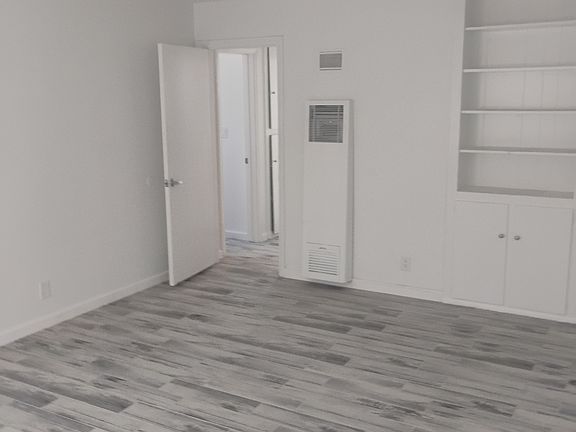 3rd image of 2729 Calle Del Comercio APT 2