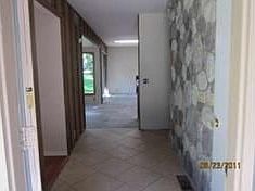 4th image of 3409 Oak Dr