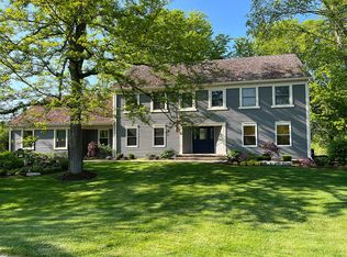 3 Essex Ct, Hawthorn Woods, IL