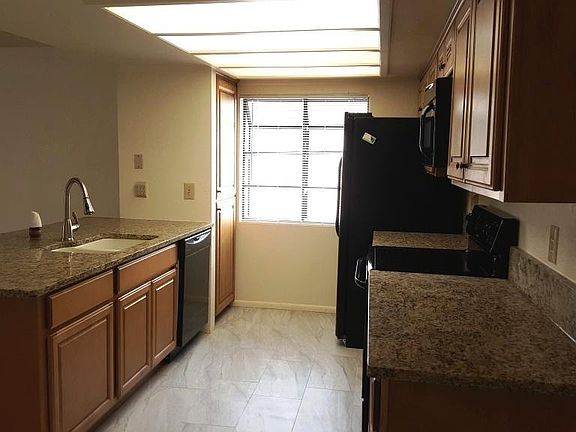 3rd image of 11872 S Half Moon Dr