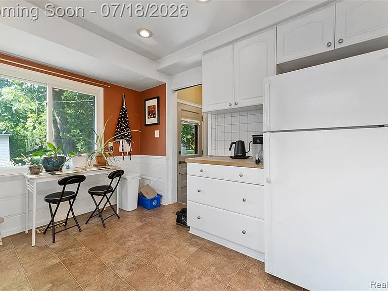 437 W Sunnybrook Dr — Photo 14
