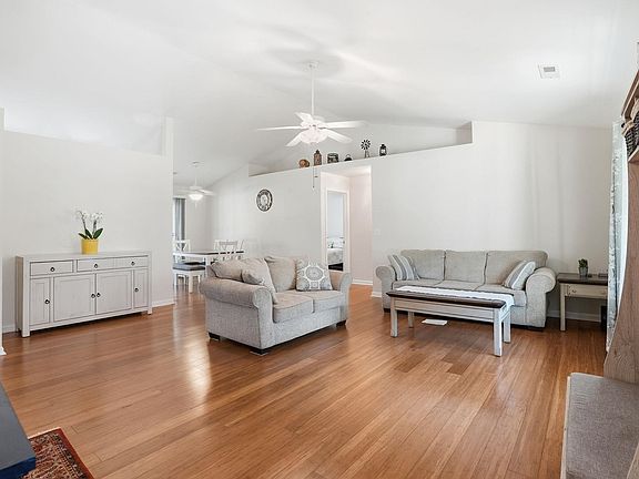 4th image of 126 Ashlan Woods Ct