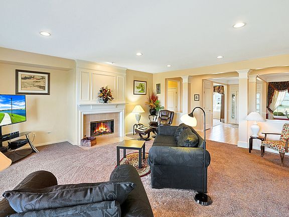 4th image of 12737 Woodgrove Dr