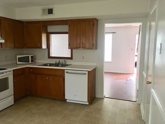 5th image of 104 Water Gate Dr