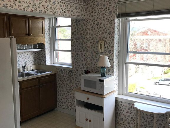 3rd image of 622 S Haywood St APT 303