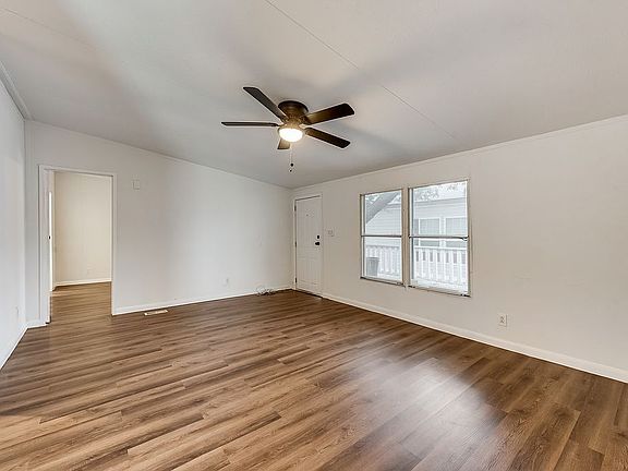 5th image of 3024 Hyacinth Dr